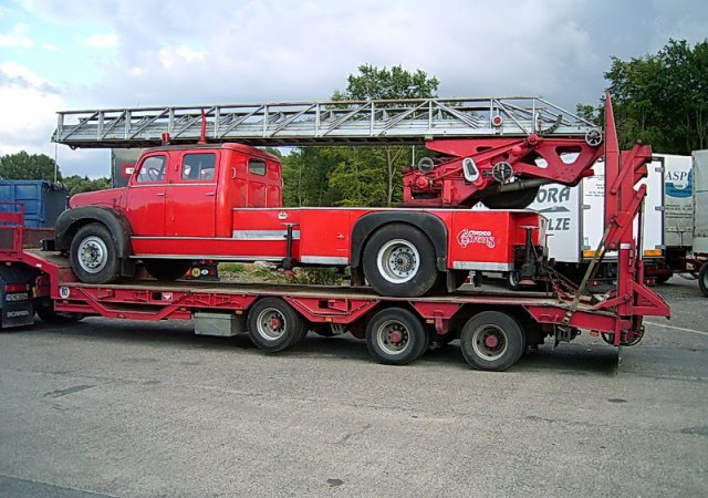 Drehleiter DL 30+2 Typ S6000