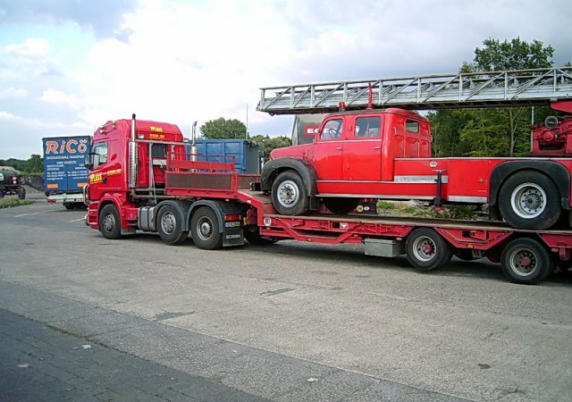Drehleiter DL 30+2 Typ S6000