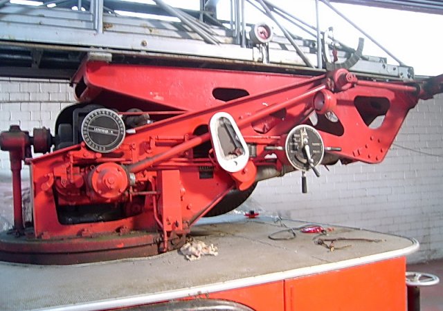 Drehleiter DL 30+2 Typ S6000