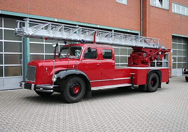 Drehleiter DL 30+2 Typ S6000