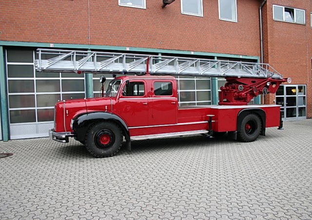 Drehleiter DL 30+2 Typ S6000