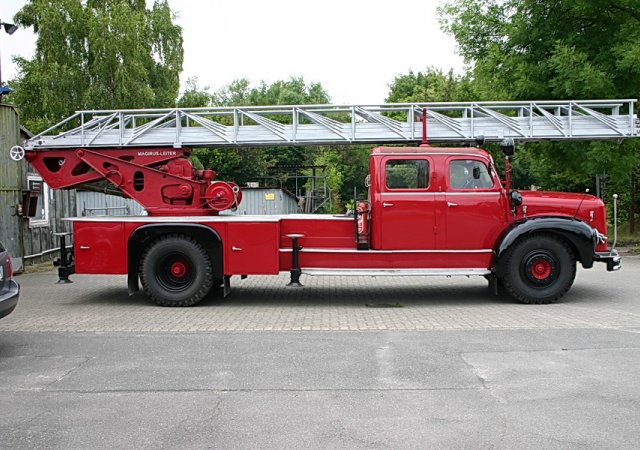 Drehleiter DL 30+2 Typ S6000